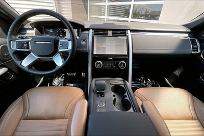 2025 Land Rover Discovery Dynamic SE