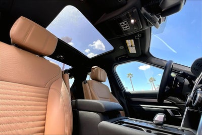 2025 Land Rover Discovery Dynamic SE