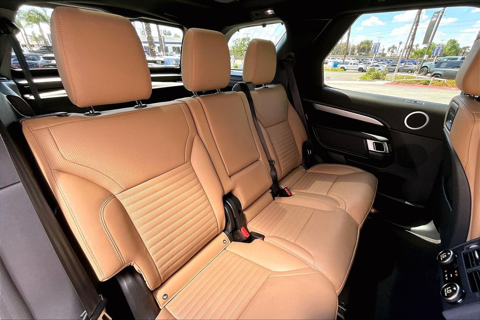 2025 Land Rover Discovery Dynamic SE