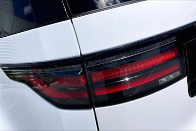 2025 Land Rover Discovery Dynamic SE