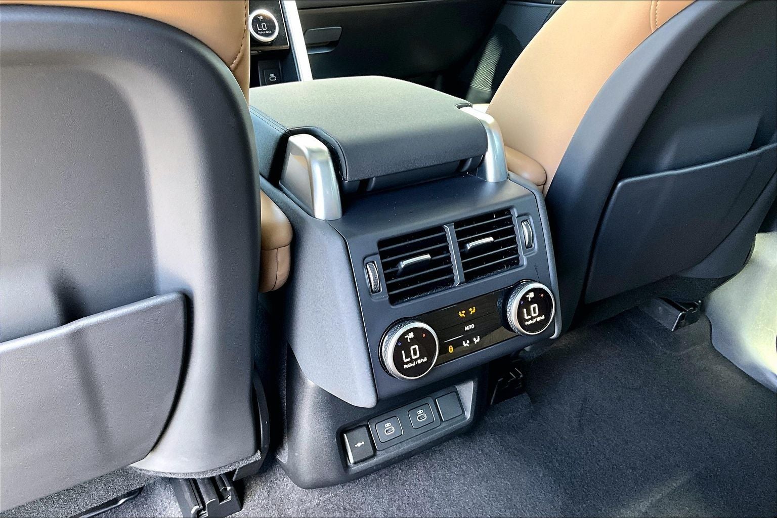 2025 Land Rover Discovery Dynamic SE