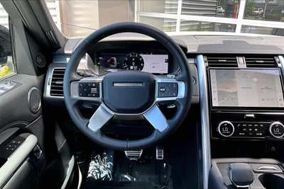 2025 Land Rover Discovery Dynamic SE