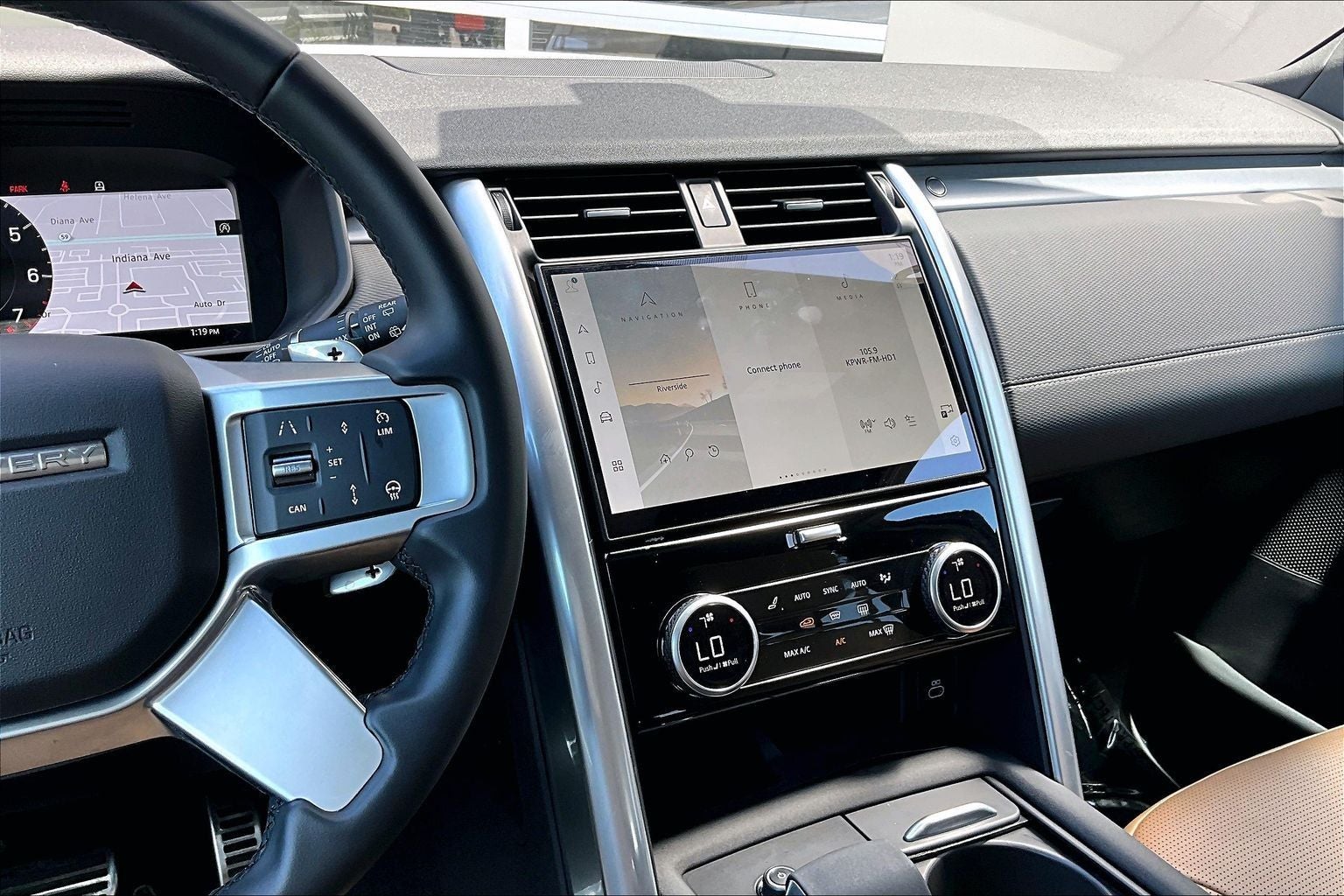 2025 Land Rover Discovery Dynamic SE