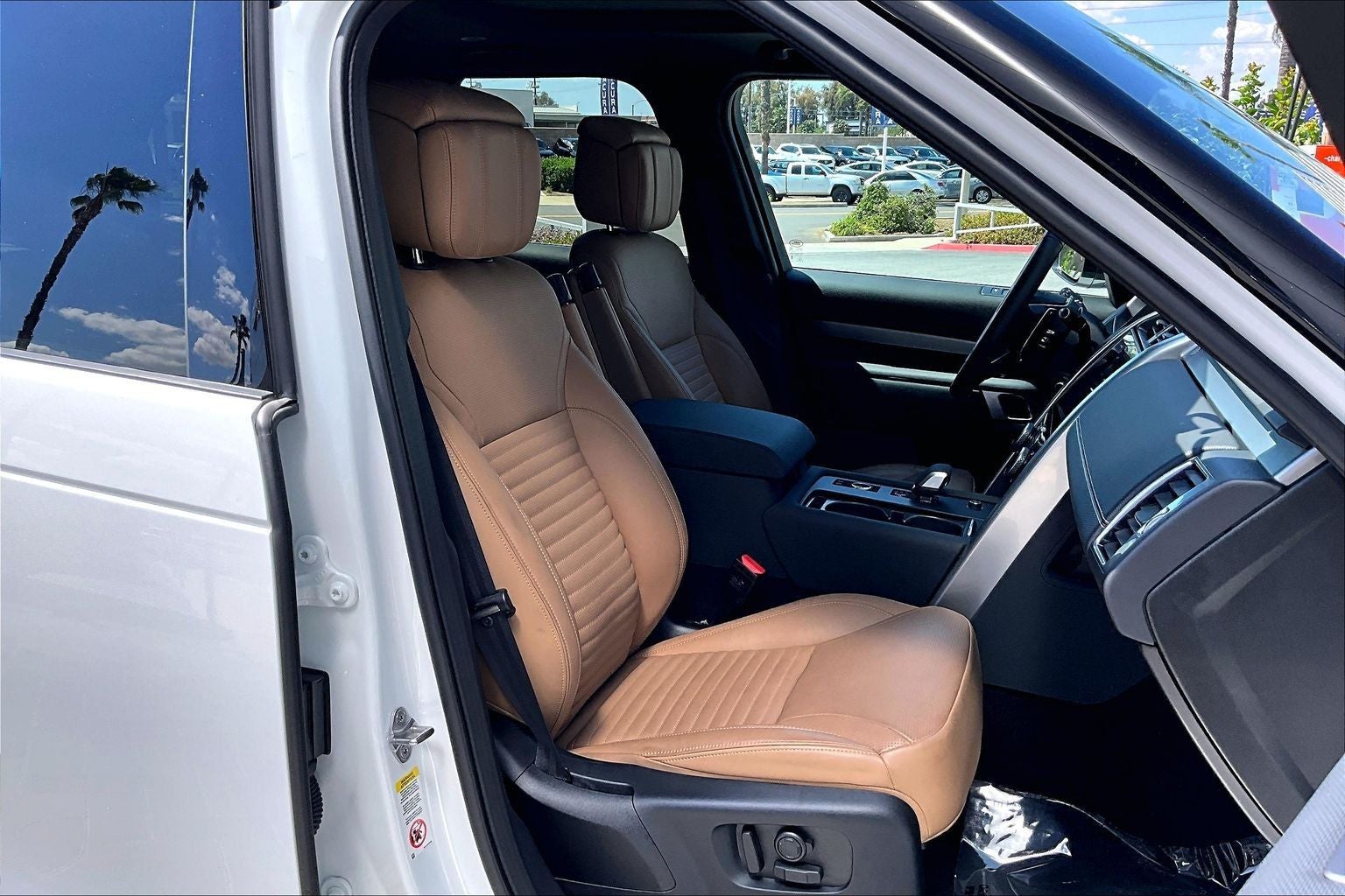 2025 Land Rover Discovery Dynamic SE