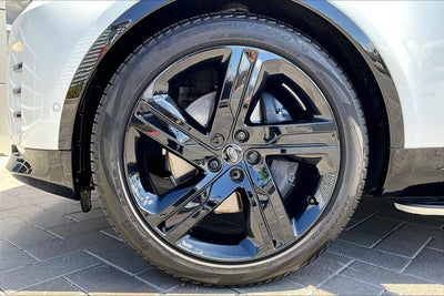 2025 Land Rover Discovery Dynamic SE