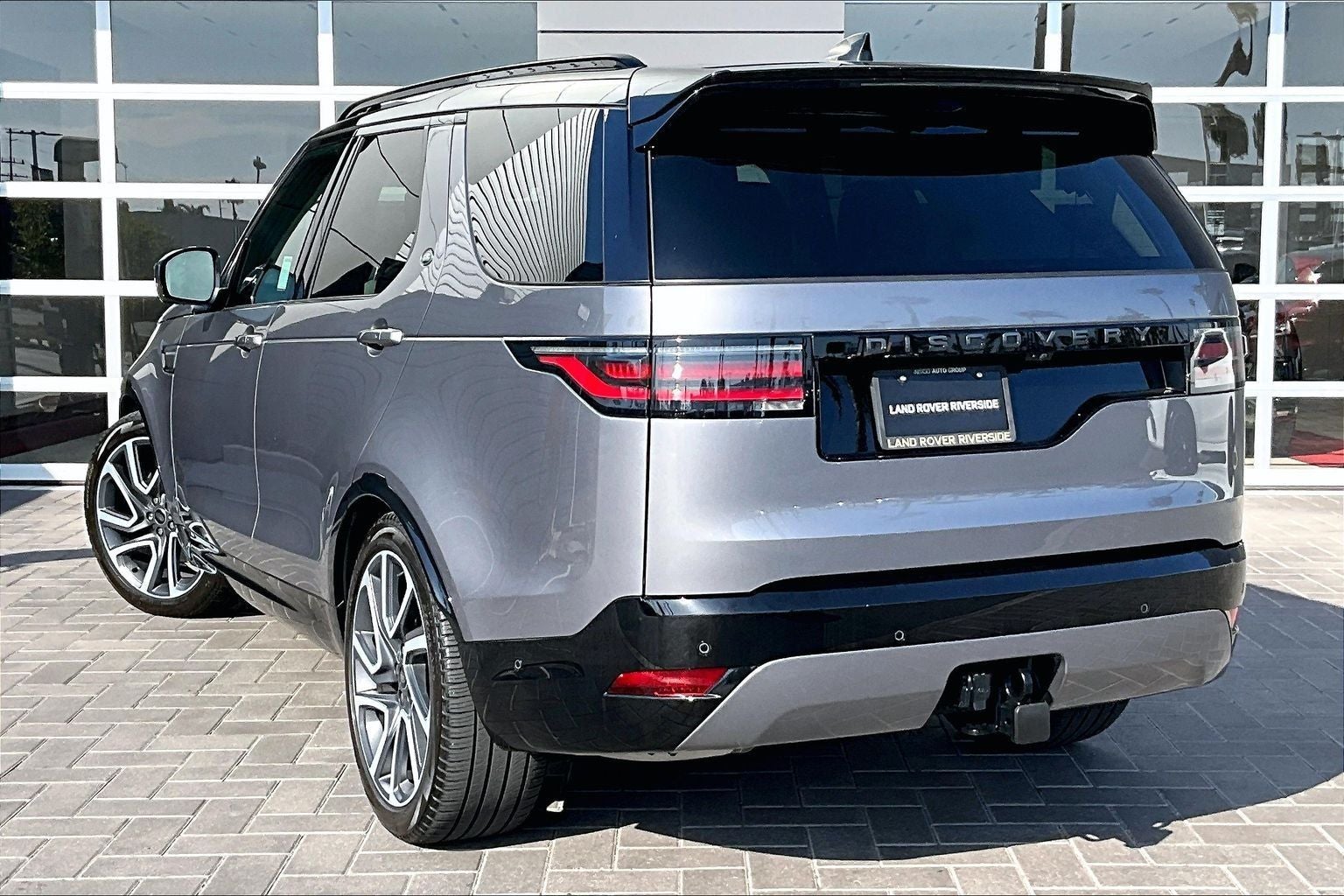 2025 Land Rover Discovery Dynamic SE