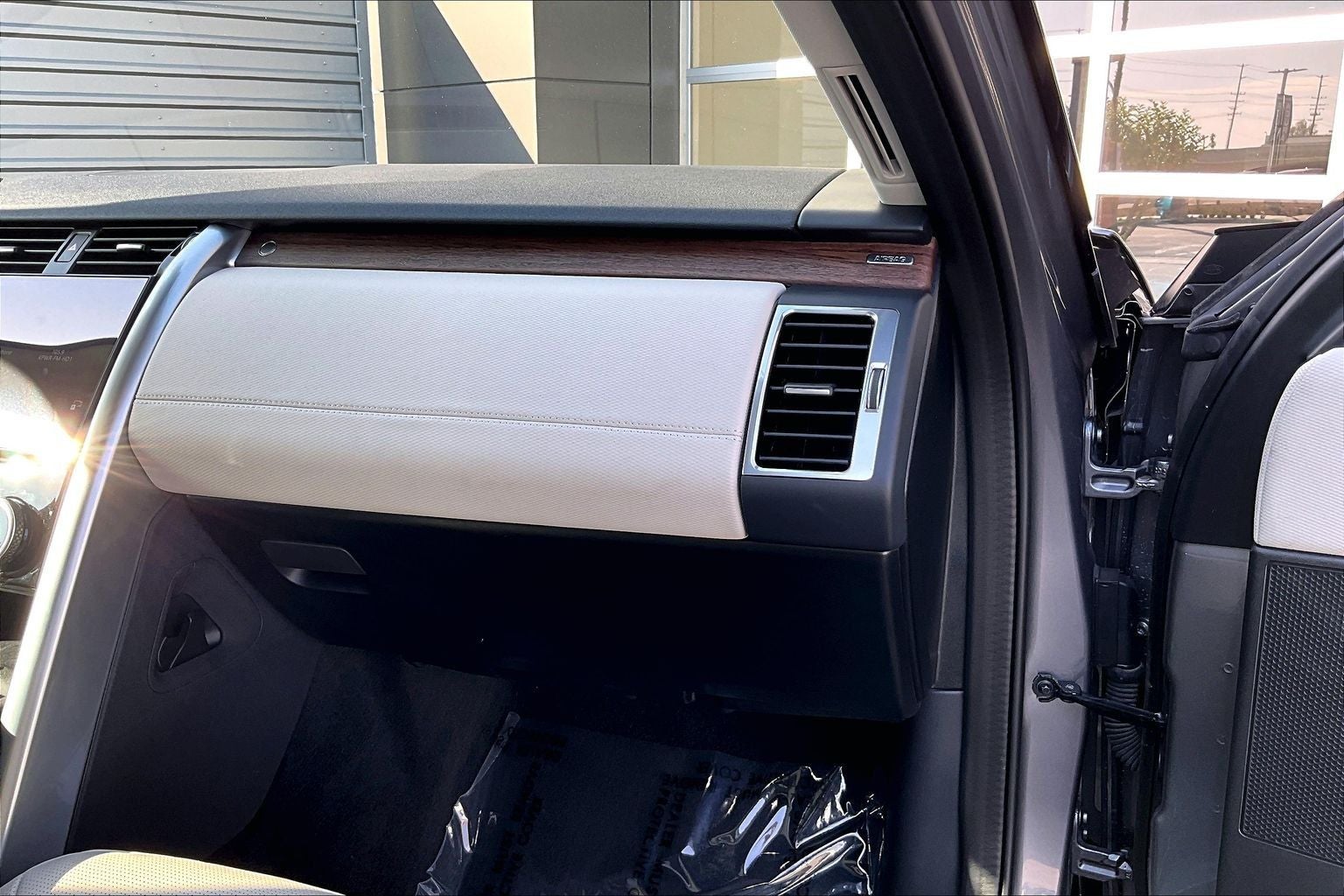 2025 Land Rover Discovery Dynamic SE
