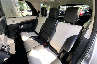 2025 Land Rover Discovery Dynamic SE