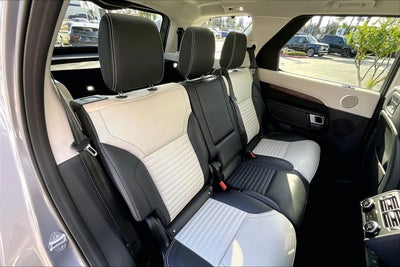 2025 Land Rover Discovery Dynamic SE