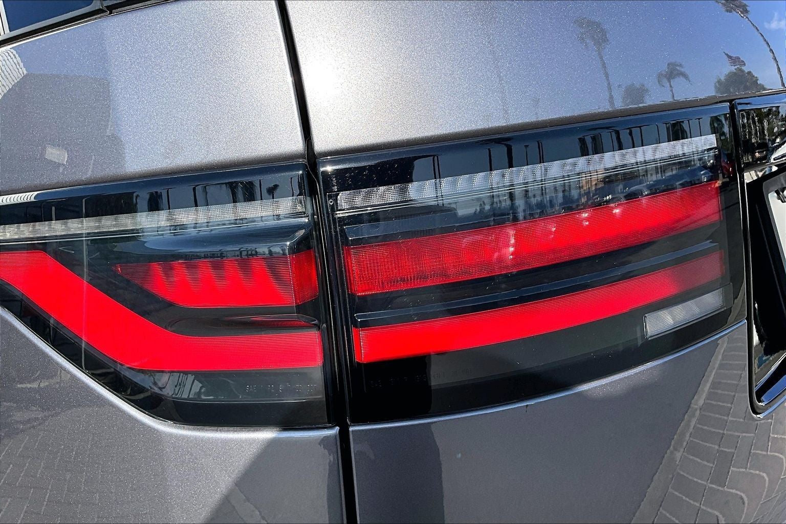2025 Land Rover Discovery Dynamic SE