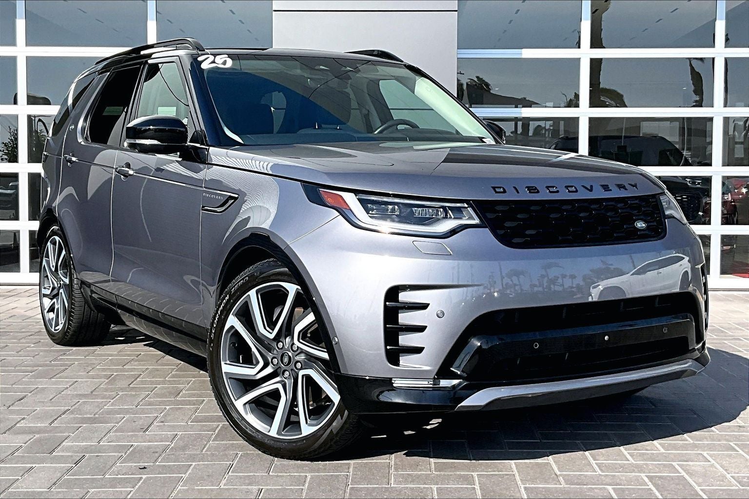 2025 Land Rover Discovery Dynamic SE