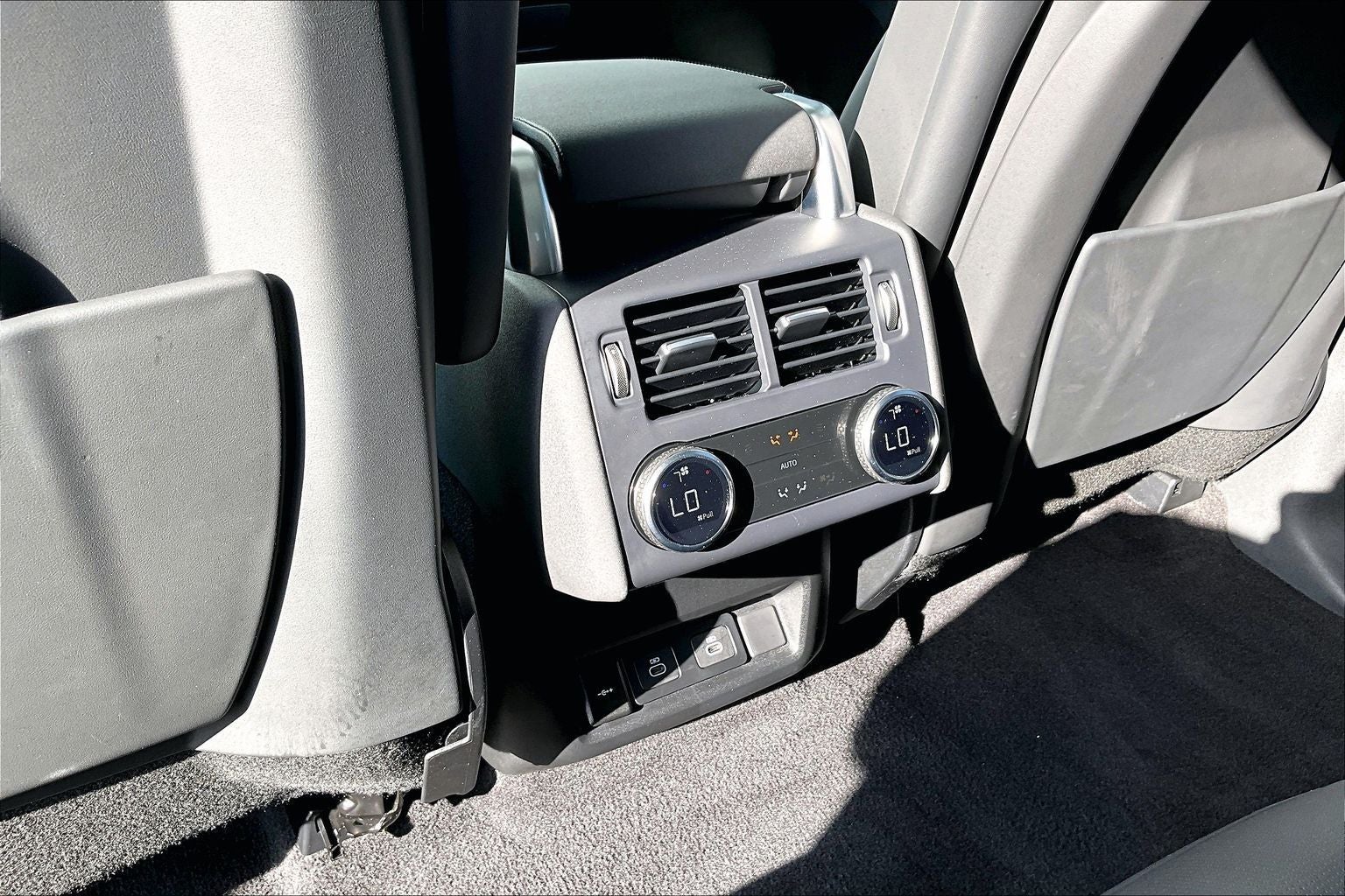 2025 Land Rover Discovery Dynamic SE