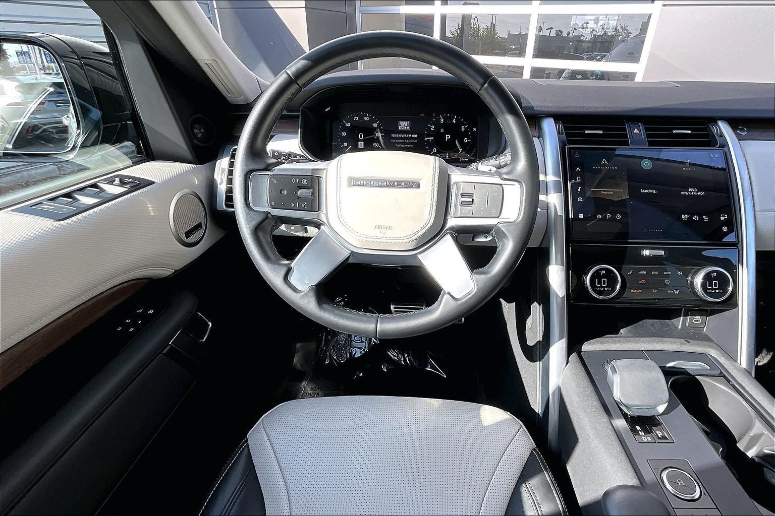 2025 Land Rover Discovery Dynamic SE
