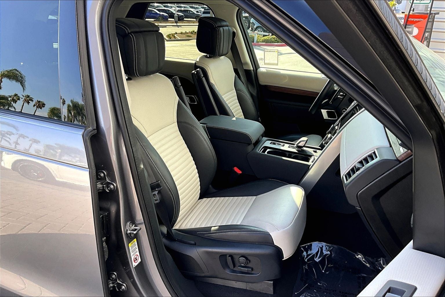 2025 Land Rover Discovery Dynamic SE