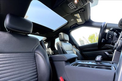 2023 Land Rover Discovery S R-Dynamic