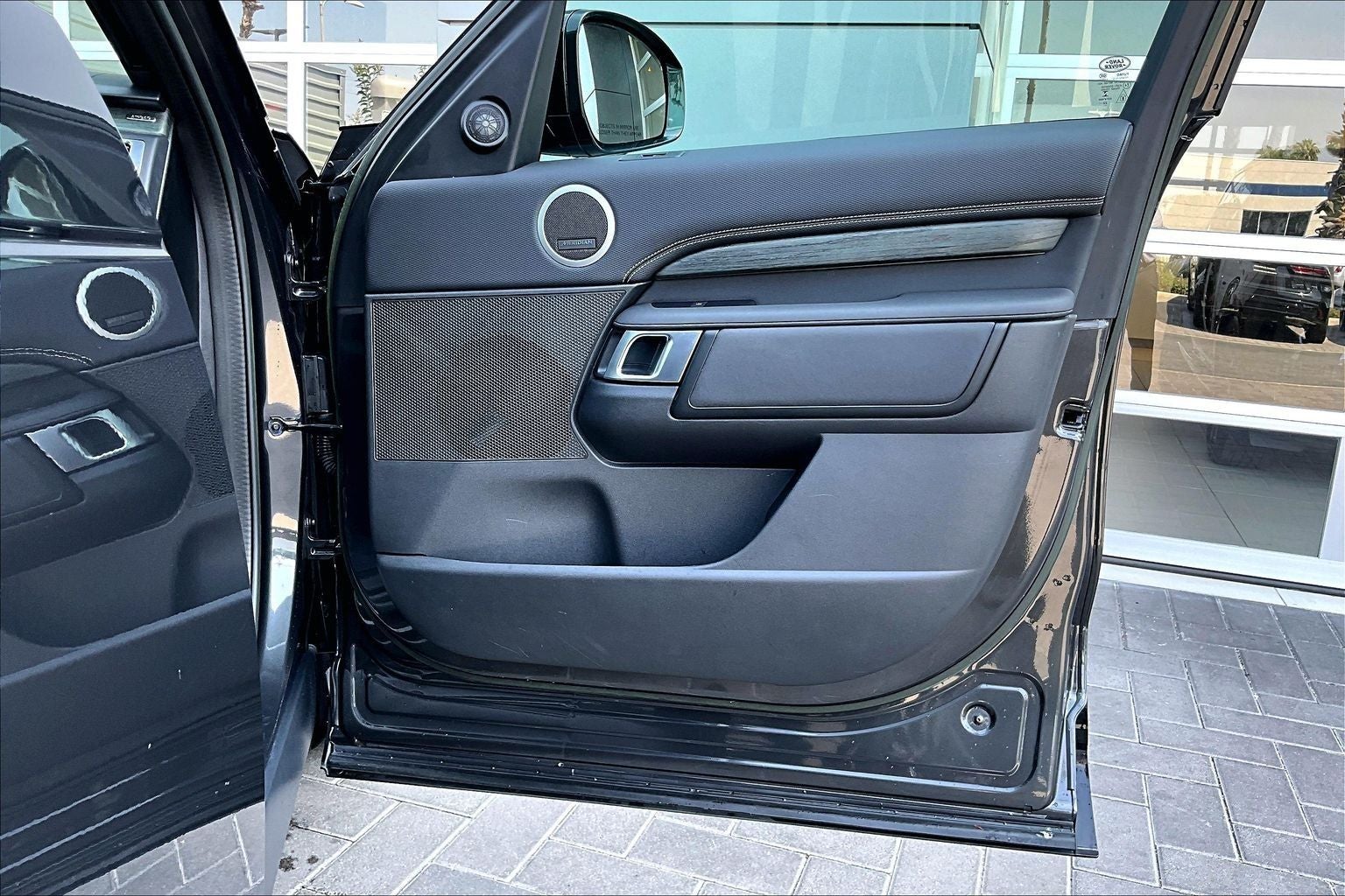 2023 Land Rover Discovery S R-Dynamic
