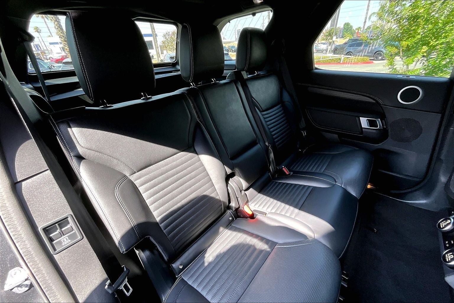 2023 Land Rover Discovery S R-Dynamic