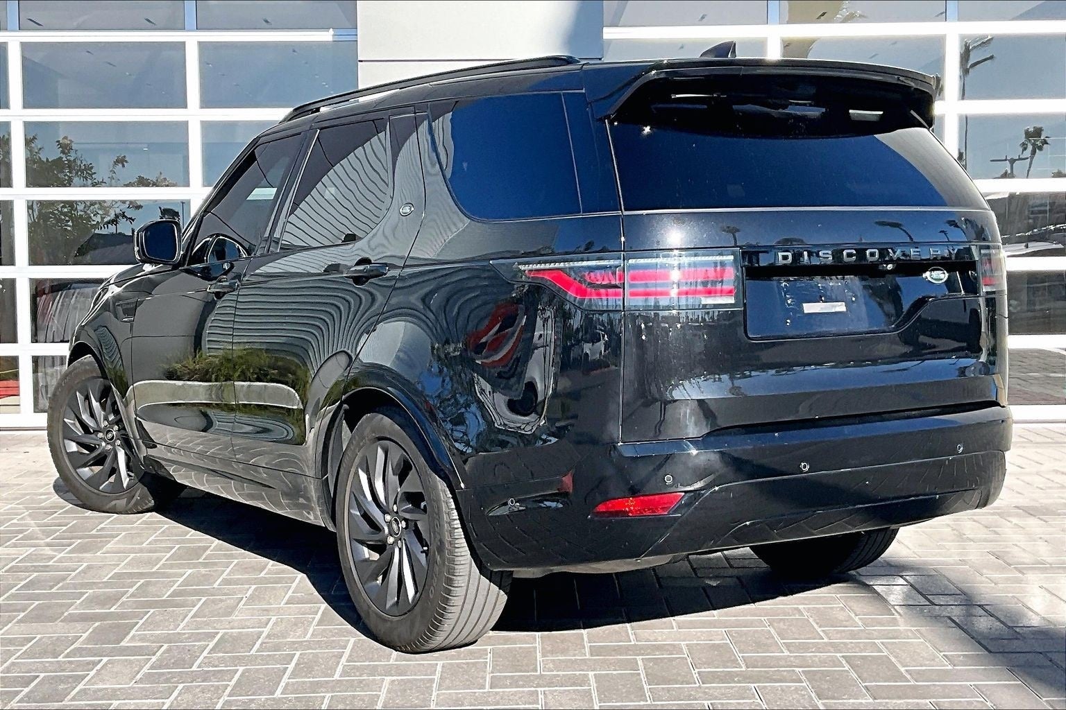 2023 Land Rover Discovery S R-Dynamic