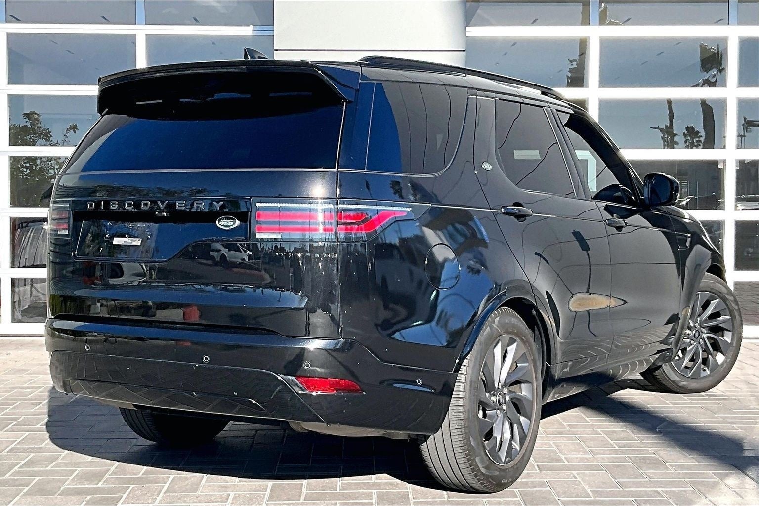 2023 Land Rover Discovery S R-Dynamic