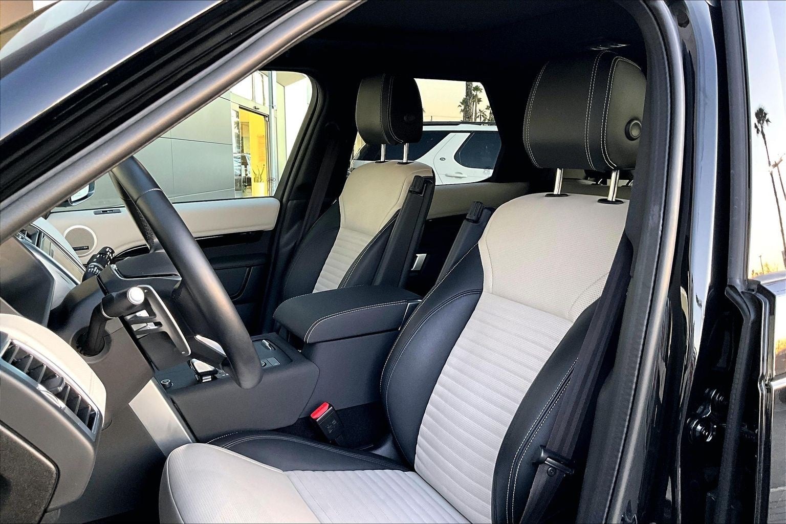 2023 Land Rover Discovery S R-Dynamic