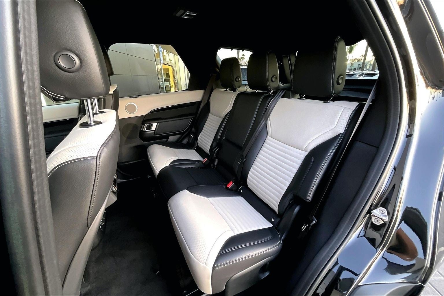 2023 Land Rover Discovery S R-Dynamic