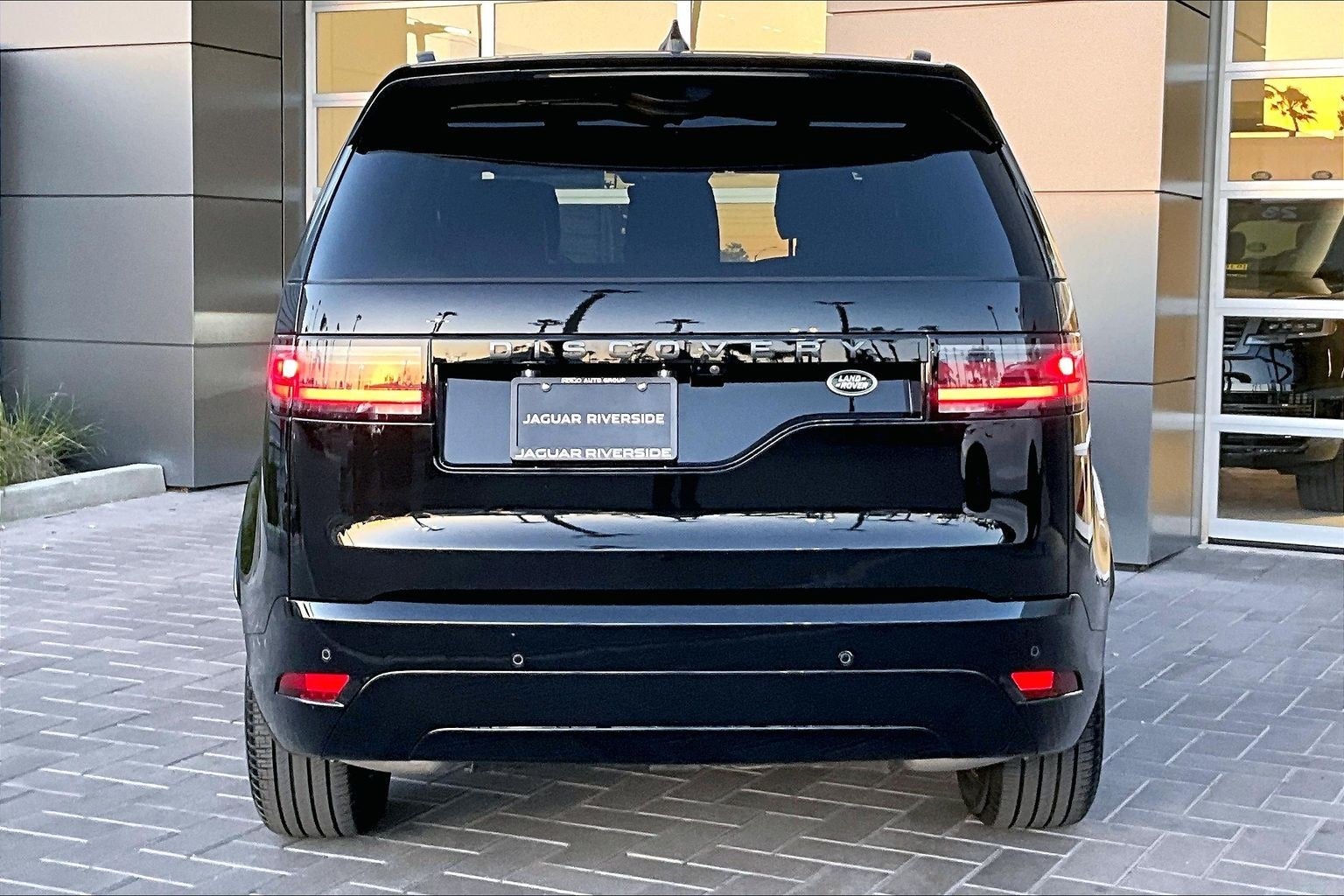 2023 Land Rover Discovery S R-Dynamic