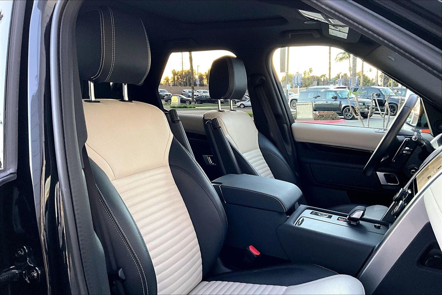 2023 Land Rover Discovery S R-Dynamic