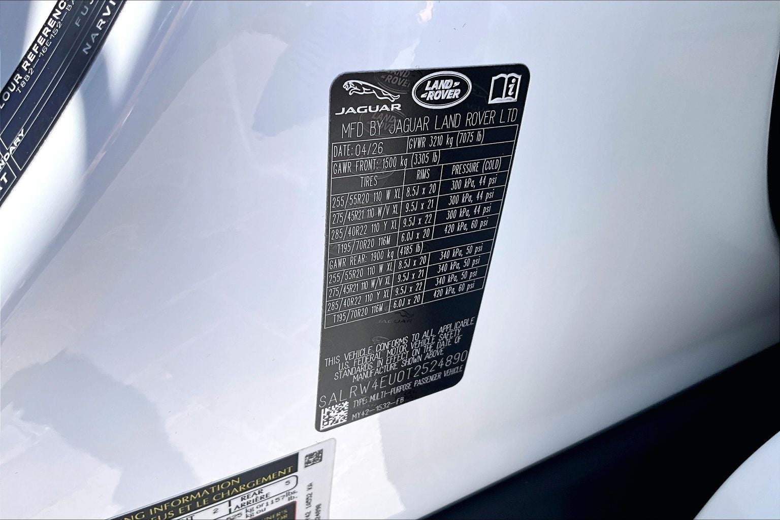2026 Land Rover Discovery Gemini Edition