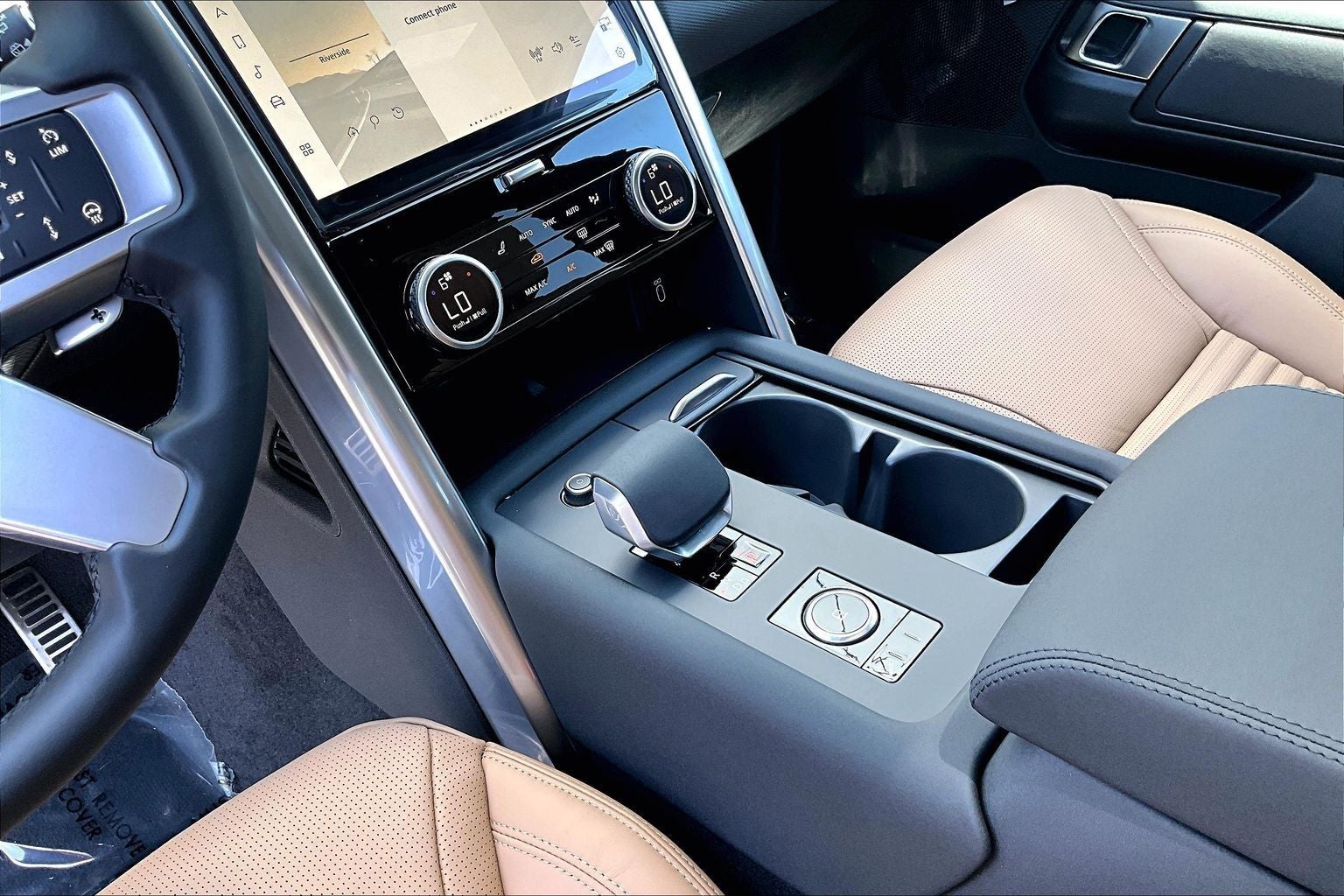 2026 Land Rover Discovery Gemini Edition