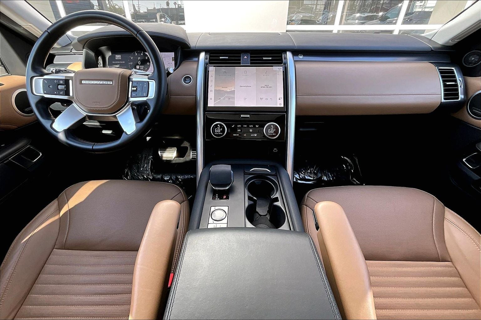 2025 Land Rover Discovery Metropolitan Edition