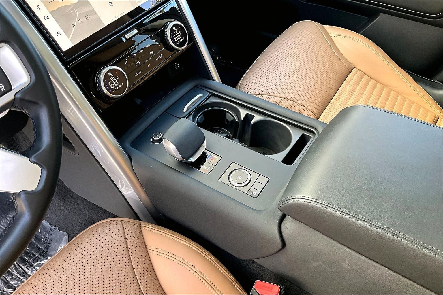 2025 Land Rover Discovery Metropolitan Edition