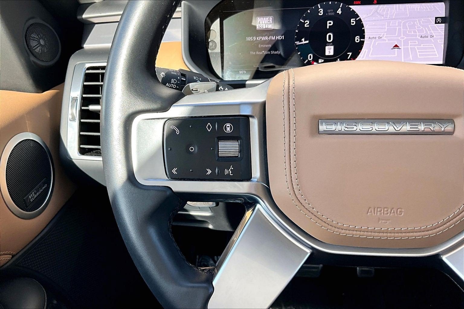 2025 Land Rover Discovery Metropolitan Edition