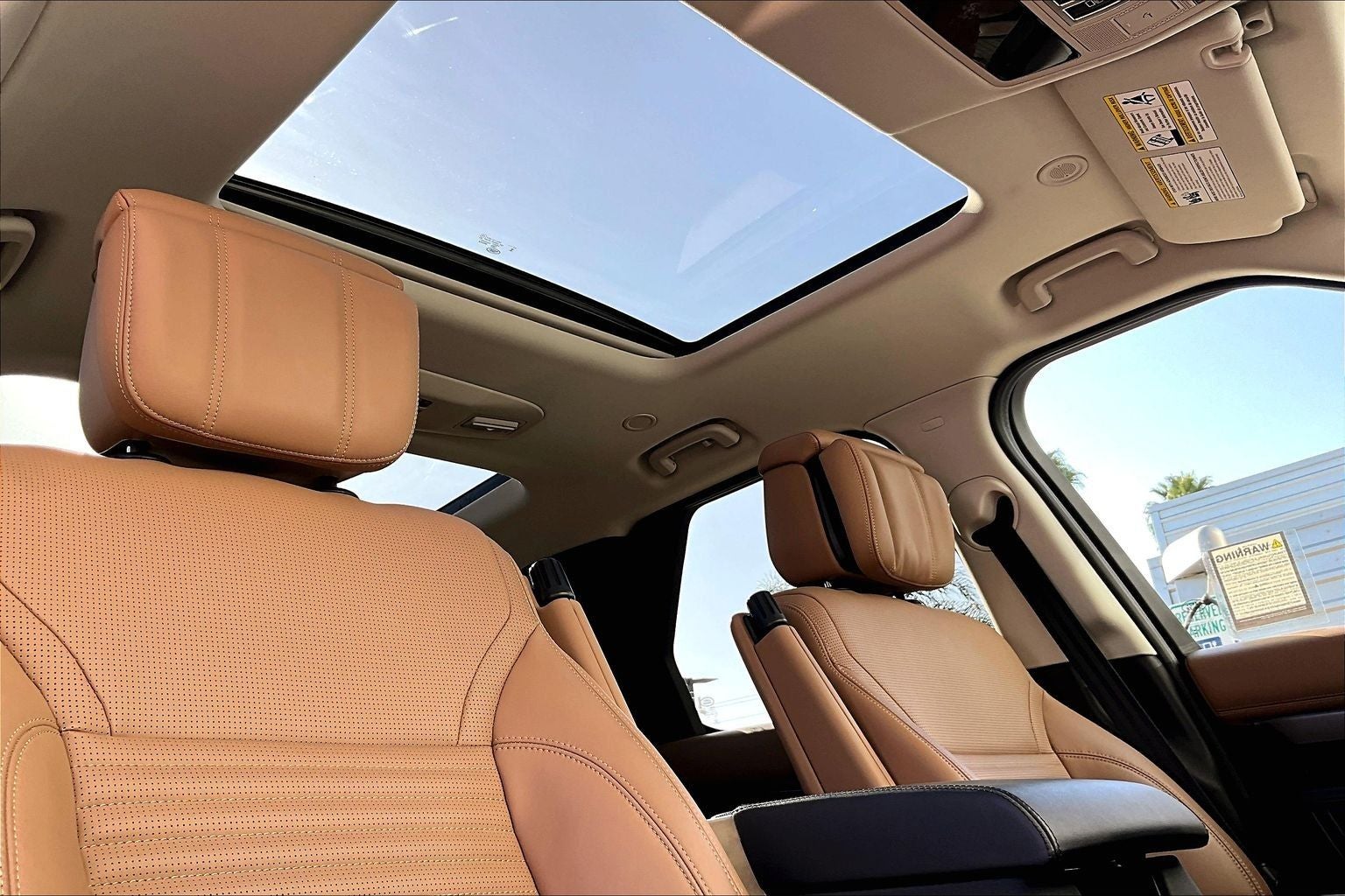 2025 Land Rover Discovery Metropolitan Edition
