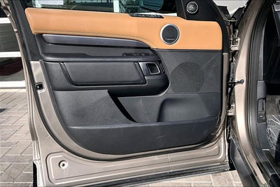 2025 Land Rover Discovery Metropolitan Edition