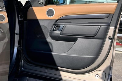 2025 Land Rover Discovery Metropolitan Edition