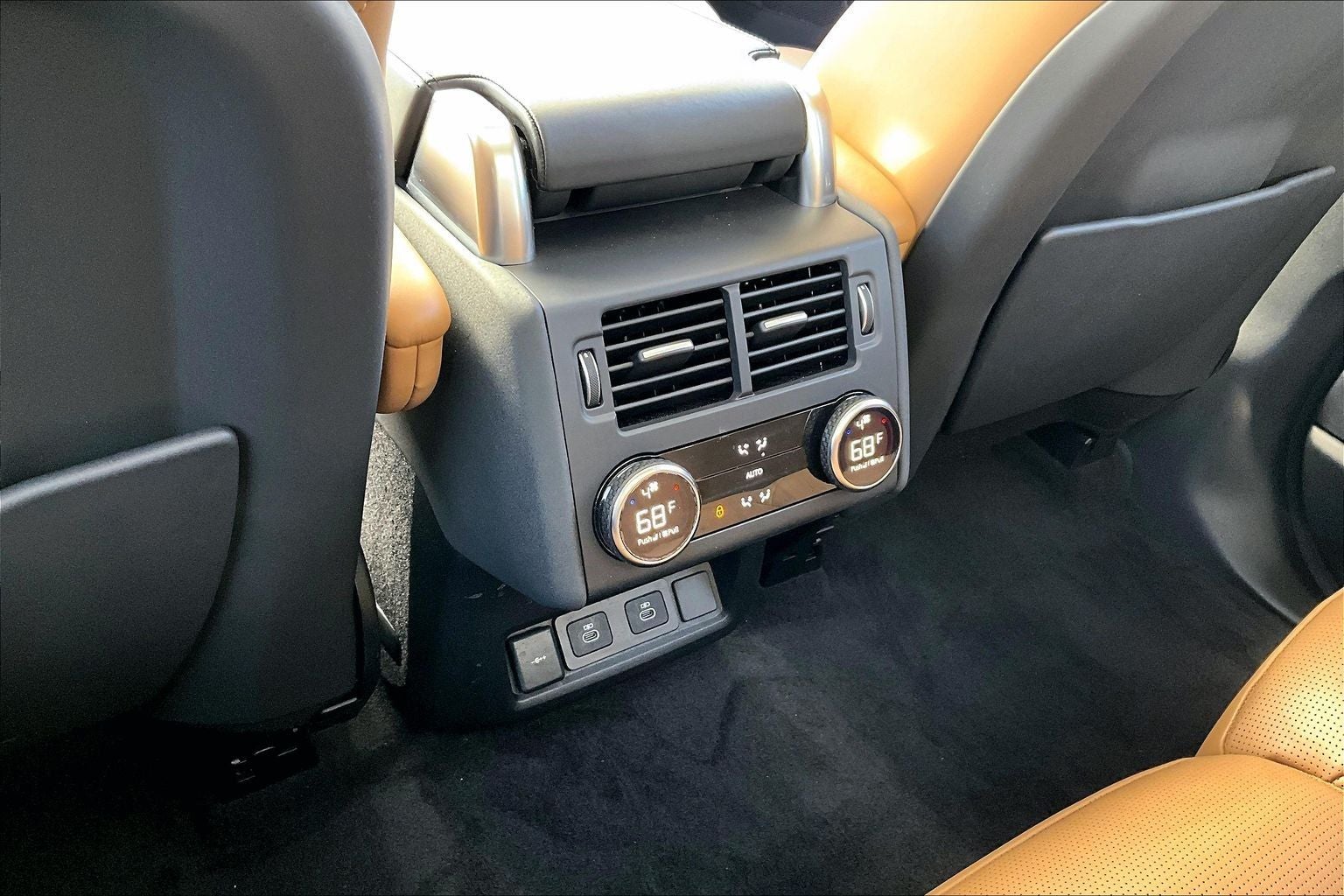 2025 Land Rover Discovery Metropolitan Edition