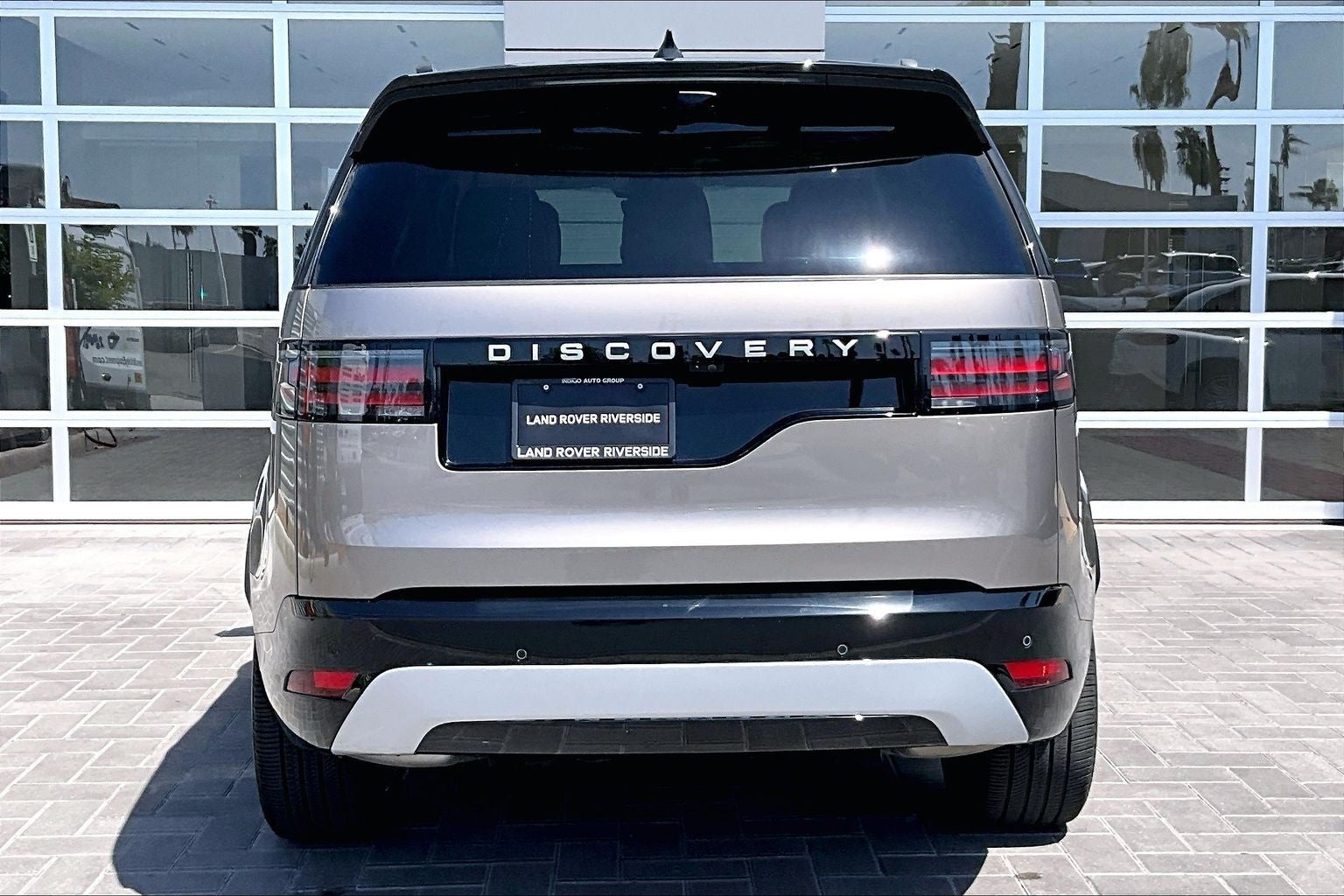 2025 Land Rover Discovery Metropolitan Edition