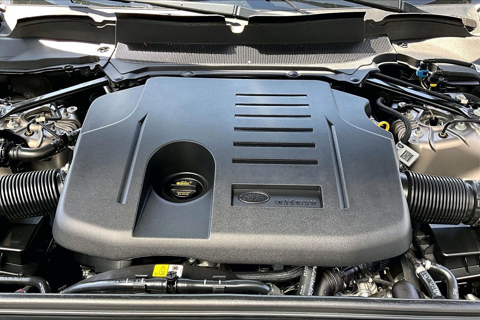 2025 Land Rover Discovery Metropolitan Edition