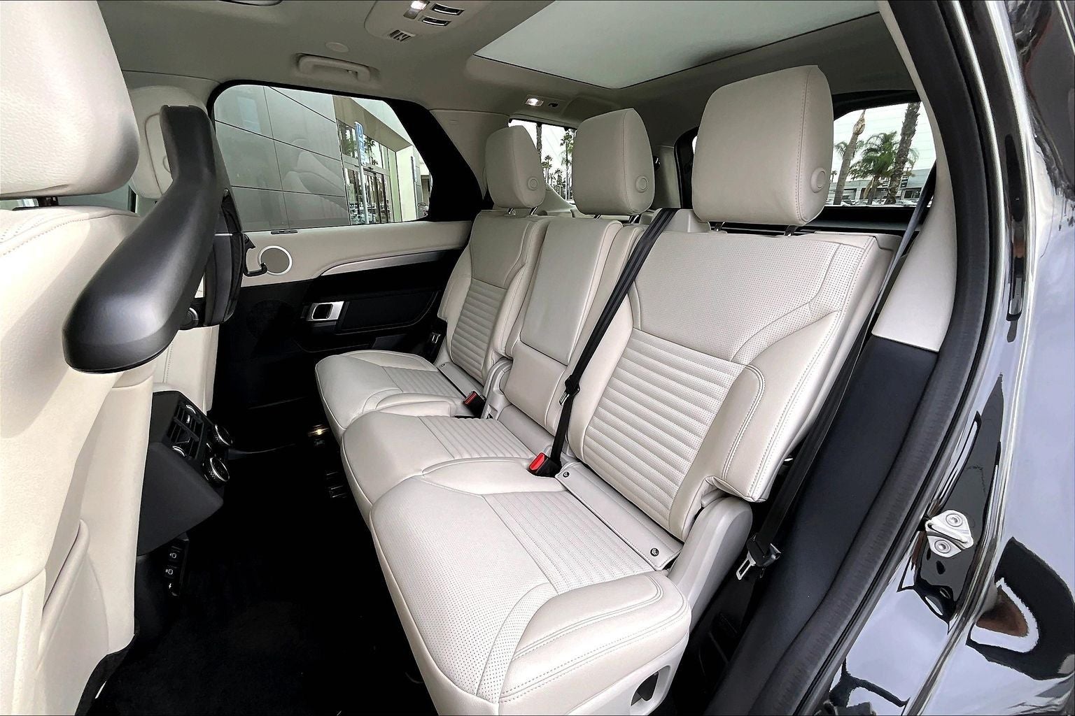 2026 Land Rover Discovery Gemini Edition