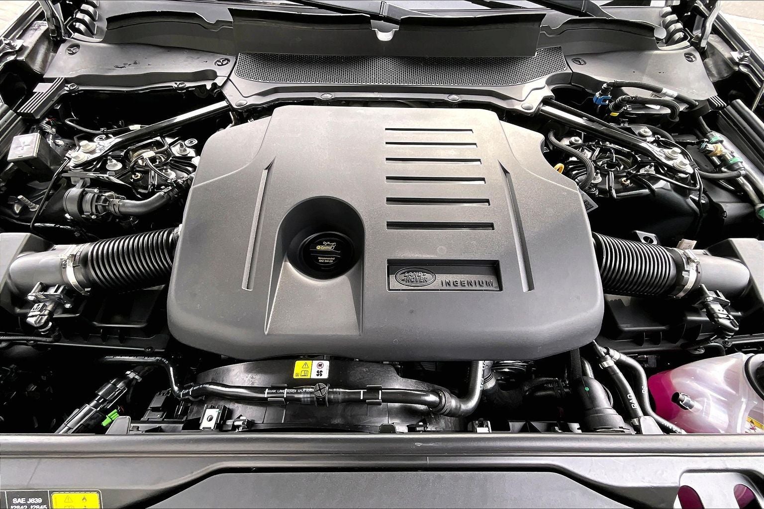 2026 Land Rover Discovery Gemini Edition