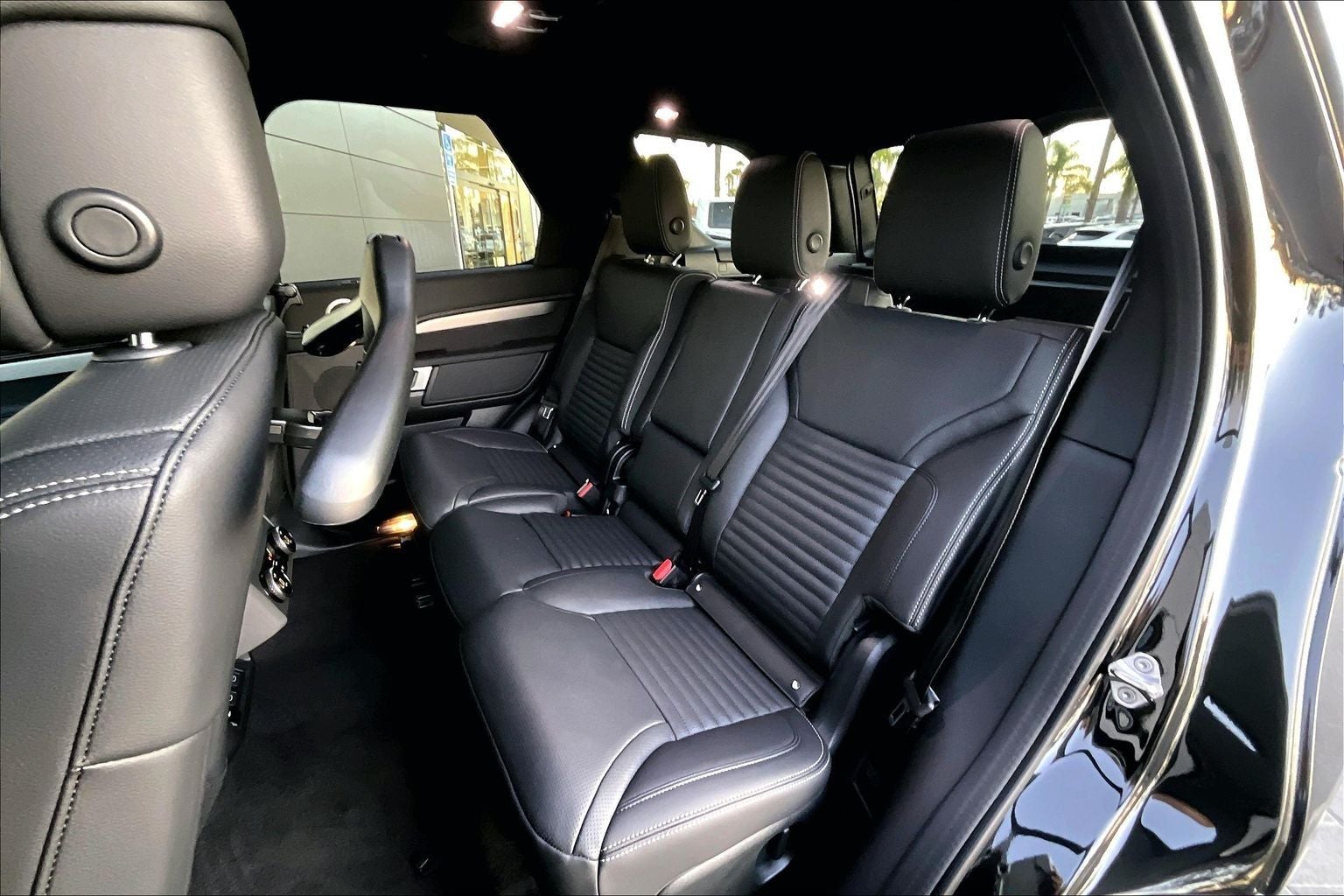 2026 Land Rover Discovery Gemini Edition