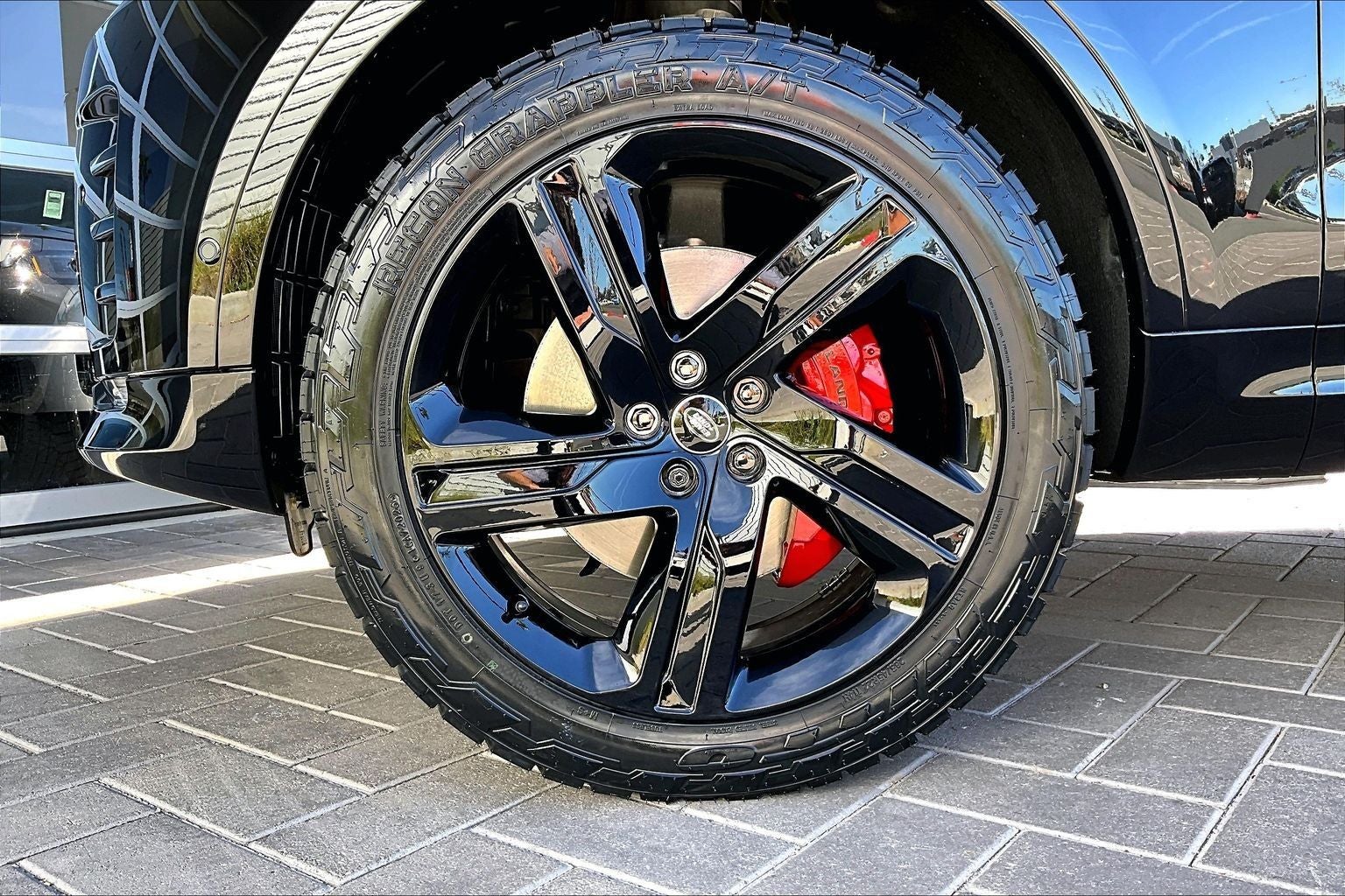 2026 Land Rover Discovery Gemini Edition