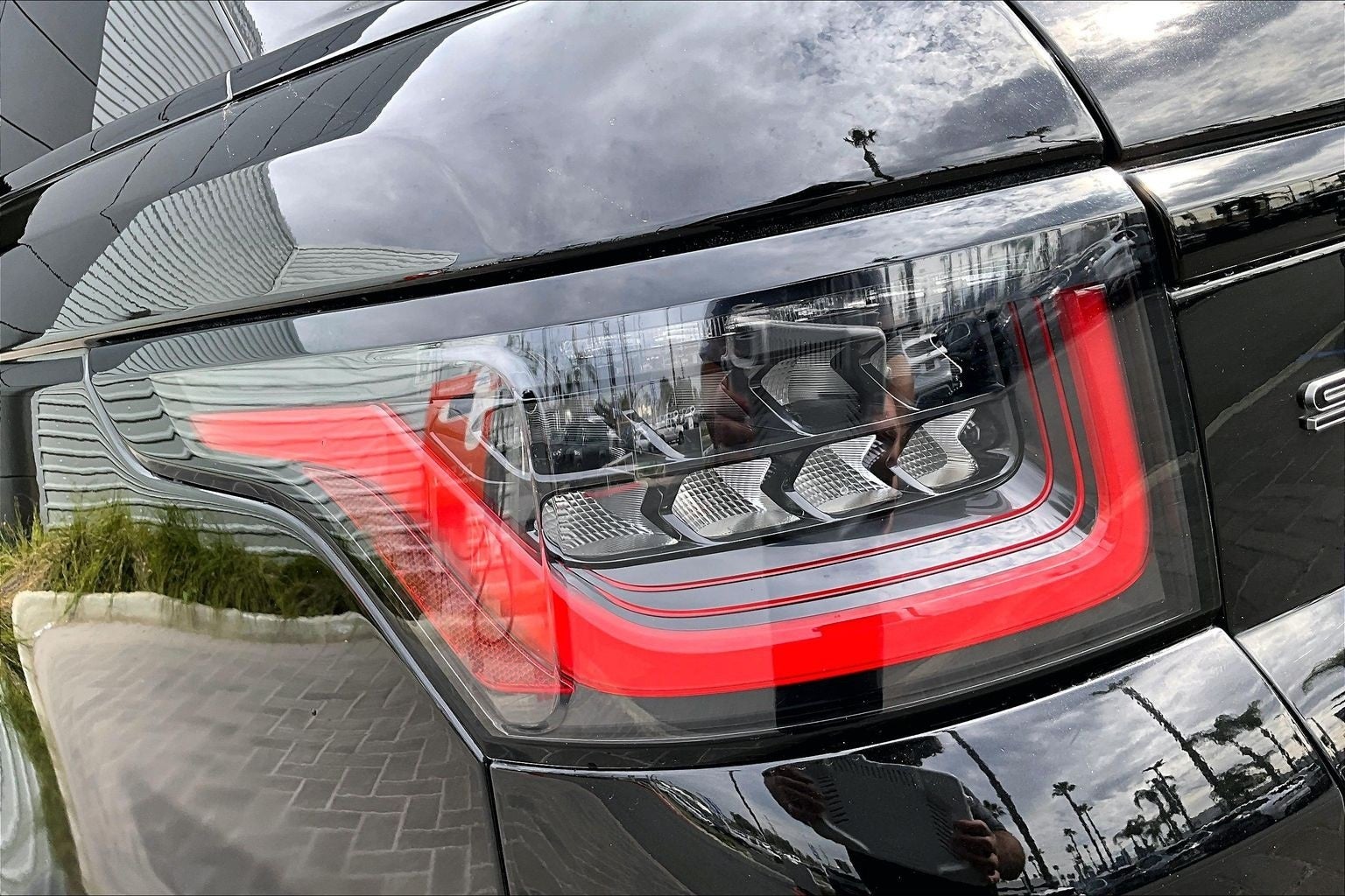 2022 Land Rover Range Rover Sport HSE Silver Edition