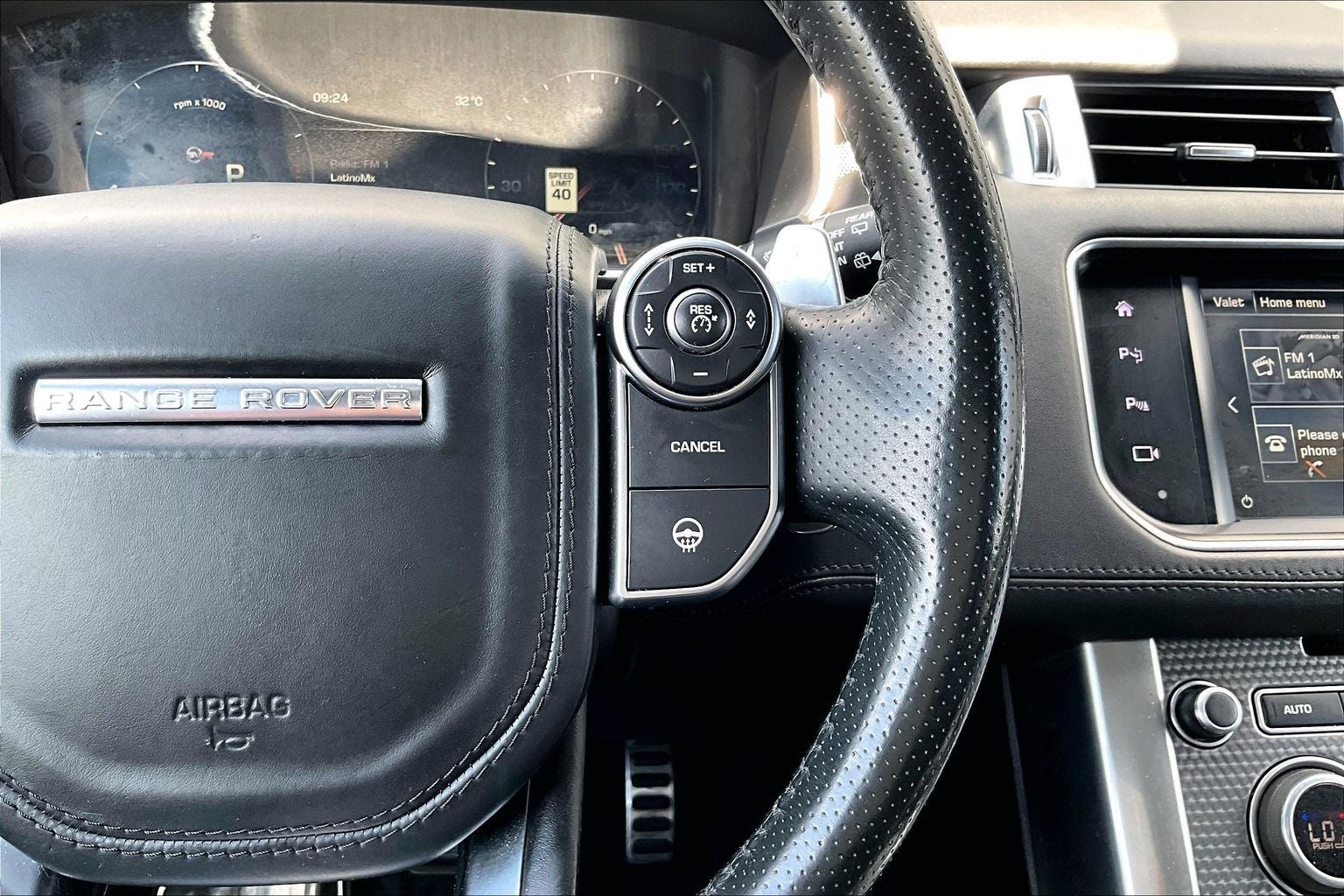 2016 Land Rover Range Rover Sport 5.0L V8 Supercharged SVR