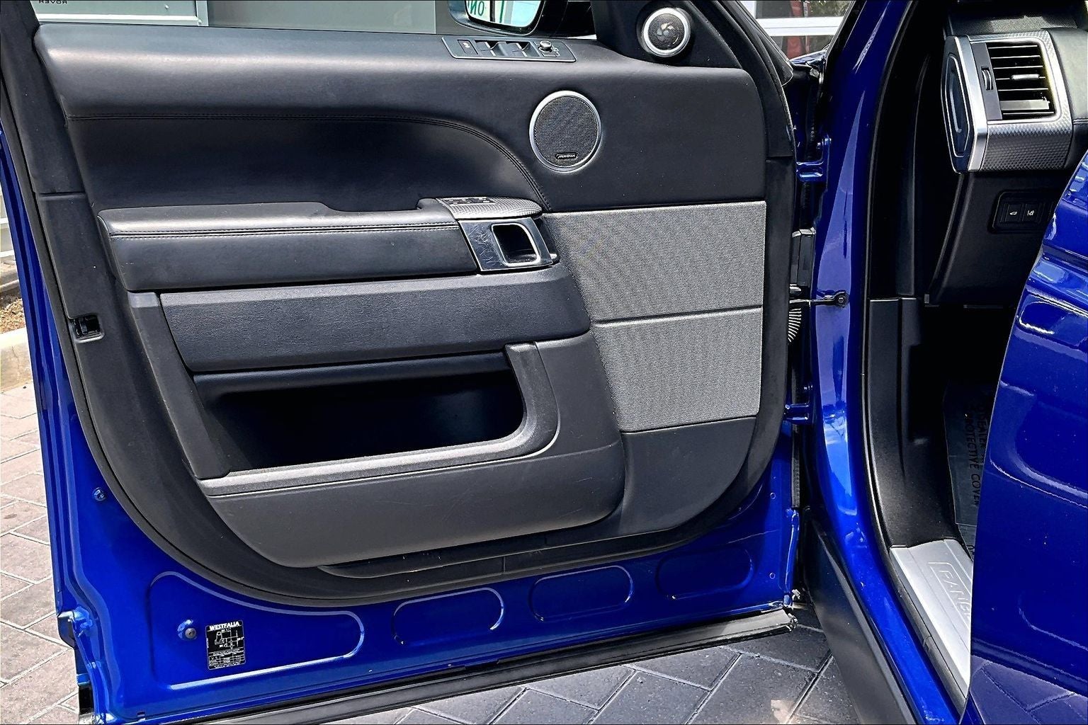 2016 Land Rover Range Rover Sport 5.0L V8 Supercharged SVR