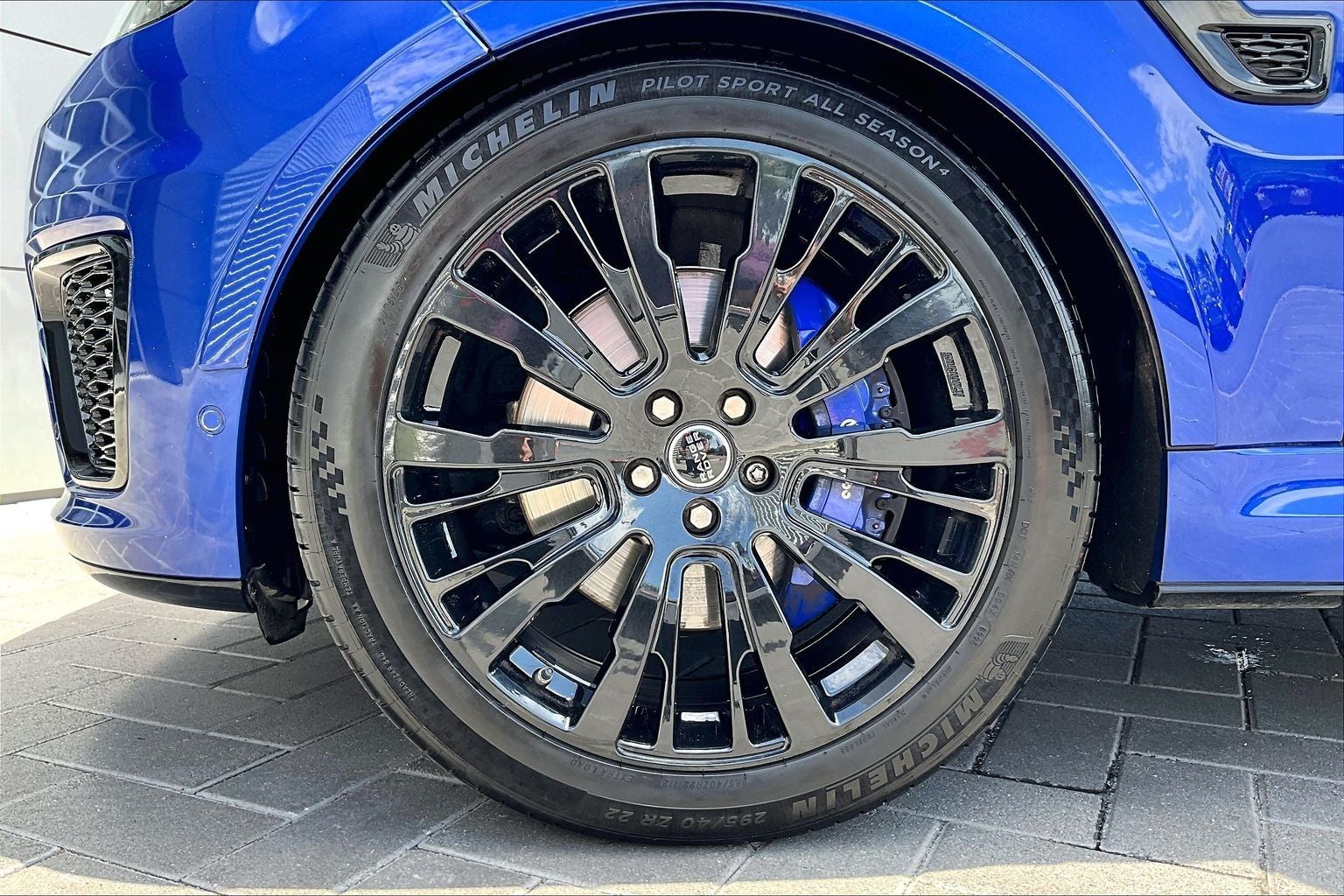 2016 Land Rover Range Rover Sport 5.0L V8 Supercharged SVR