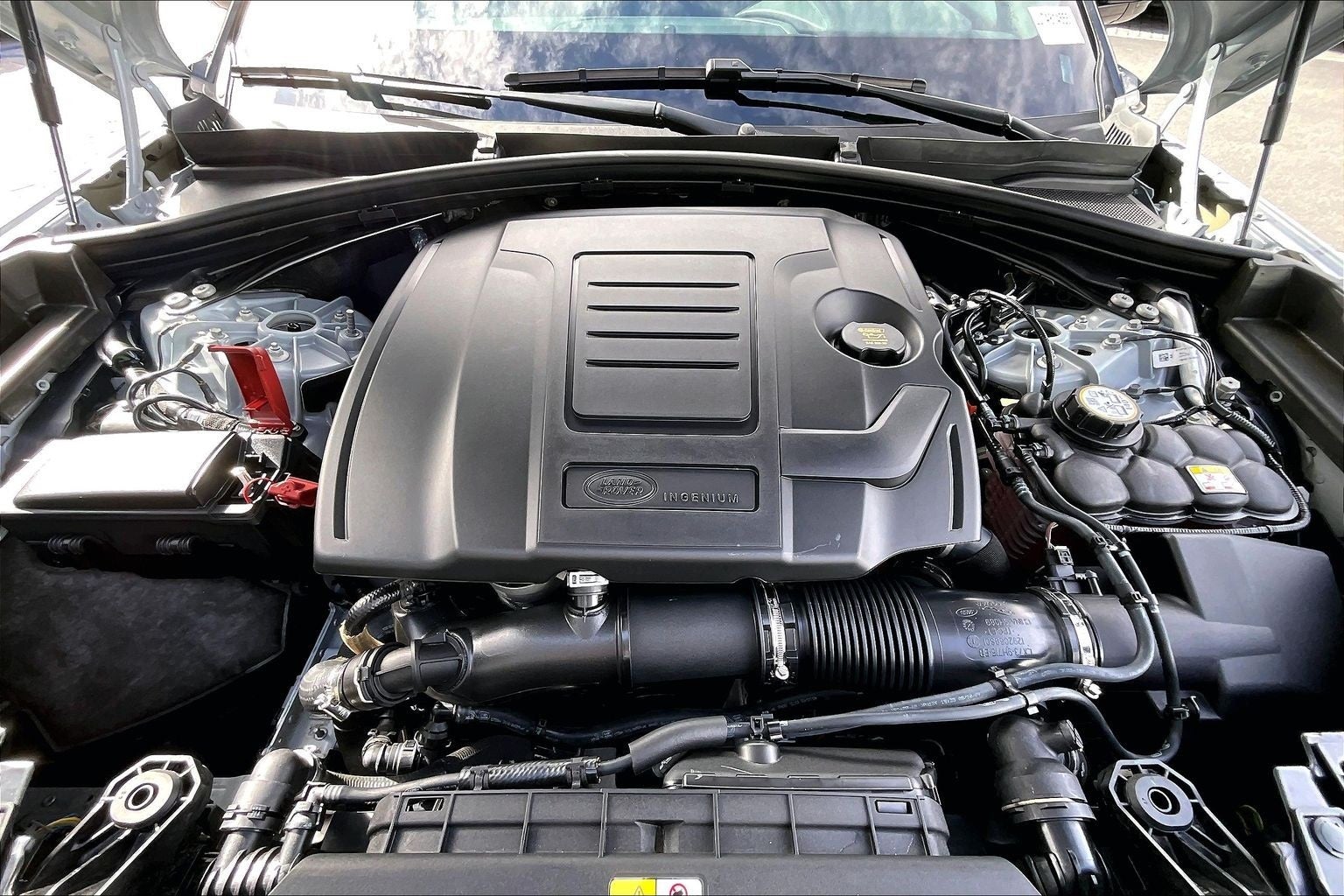 2026 Land Rover Range Rover Velar Dynamic SE