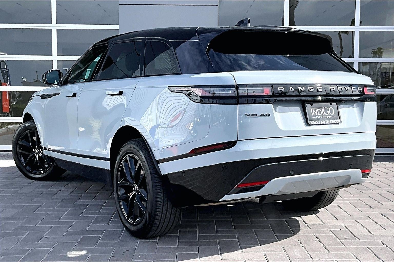 2026 Land Rover Range Rover Velar Dynamic SE