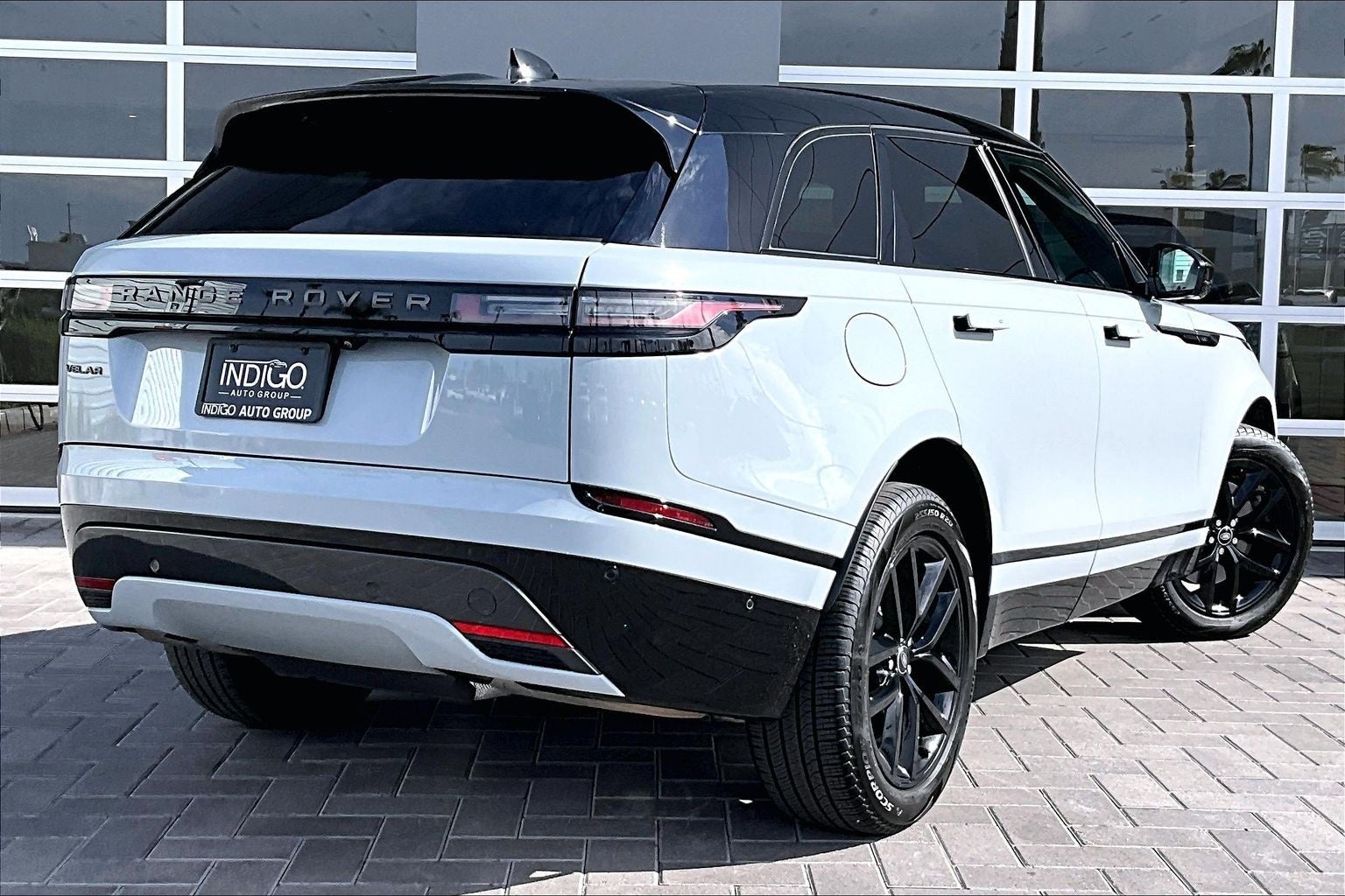 2026 Land Rover Range Rover Velar Dynamic SE