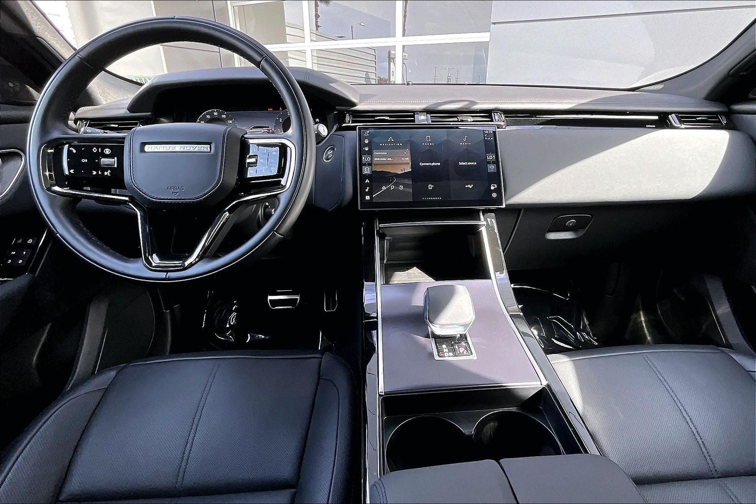 2026 Land Rover Range Rover Velar Dynamic SE